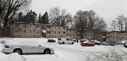 The Courtyard of Oakley in Cincinnati, OH - Foto de edificio - Building Photo