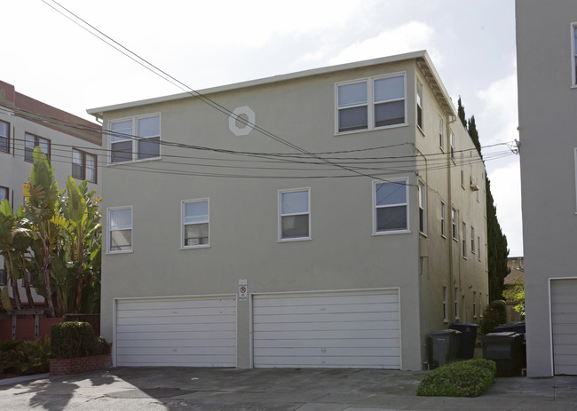 145 Belleview Dr in San Leandro, CA - Foto de edificio - Building Photo