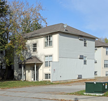 55 Woodbine Cres in Hamilton, ON - Building Photo - Building Photo