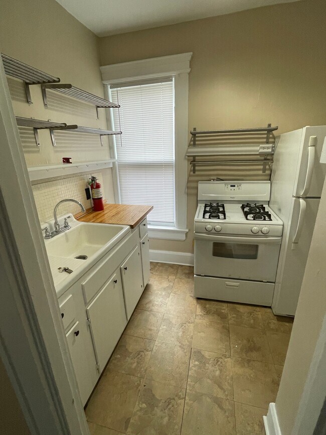 696 18th St Apartments and Nearby Des Moines Apartments For Rent Des