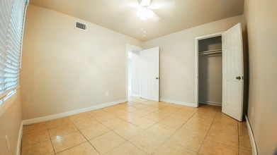 3008-3014 Truxillo St in Houston, TX - Building Photo - Interior Photo