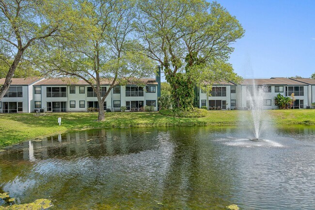 Preserve at Manatee Bay in Bradenton, FL - Building Photo - Building Photo