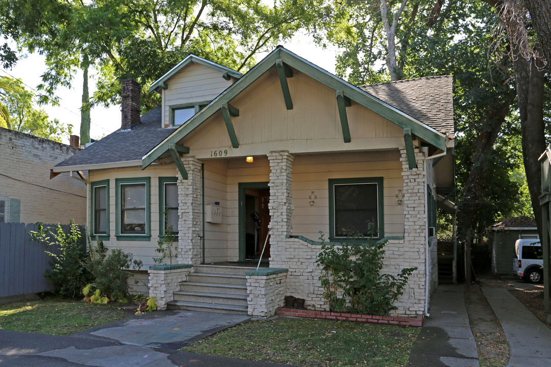 1609 25th St in Sacramento, CA - Building Photo