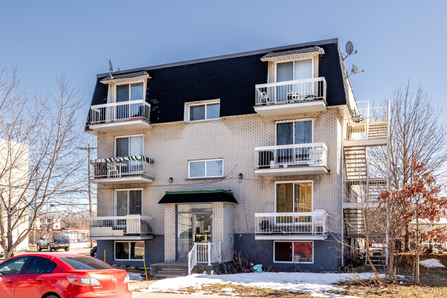 394 Copernic Av in Laval, QC - Building Photo - Building Photo