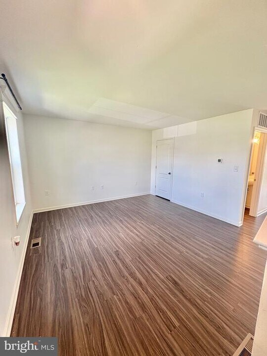 284 Wigeon Ct in Bunker Hill, WV - Building Photo