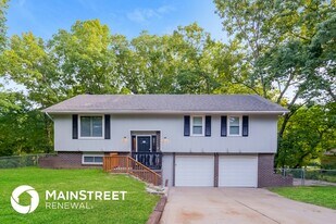 7740 N Grand Ave in Kansas City, MO - Building Photo