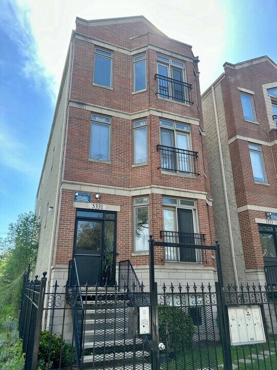 5333 S Calumet Ave, Unit 1 in Chicago, IL - Building Photo