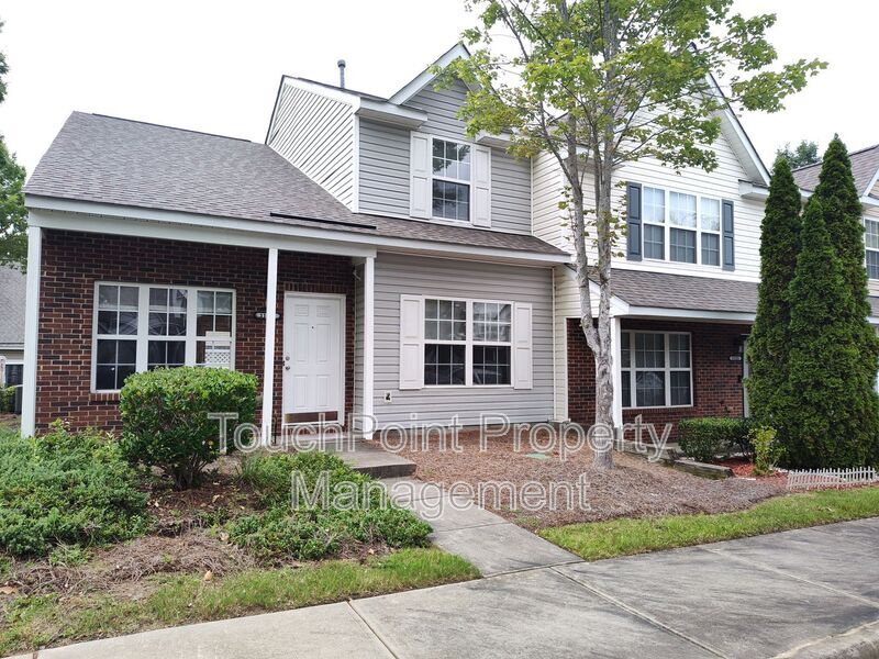 11228 Grass Field Rd in Charlotte, NC - Building Photo