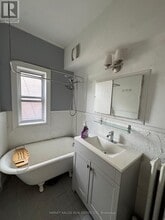 678 Huron St in Toronto, ON - Building Photo - Building Photo