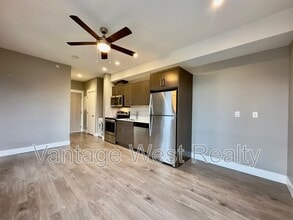 925-925 Leon Ave in Kelowna, BC - Building Photo - Building Photo