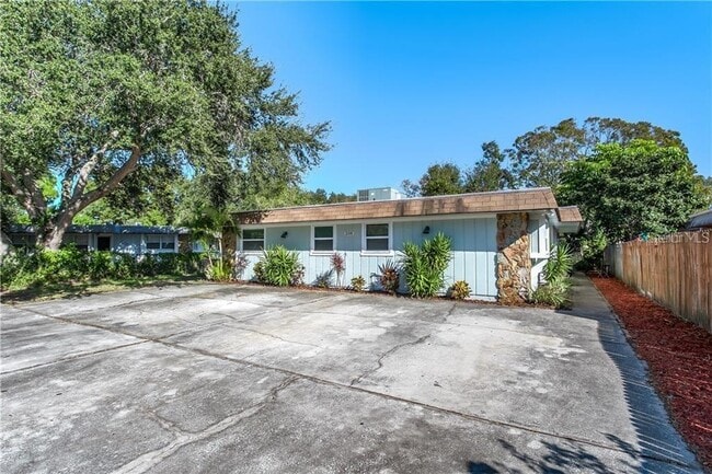 208 Jody Ct in Largo, FL - Building Photo - Building Photo