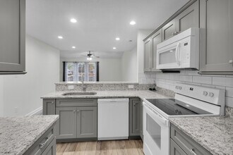 7212 Windward Dr in New Bern, NC - Building Photo - Building Photo