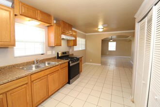 709 N 12th Pl in Rogers, AR - Building Photo - Building Photo