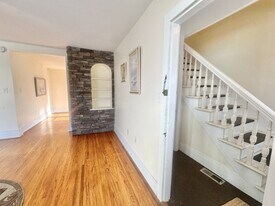 986 Ash St in Danville, PA - Building Photo