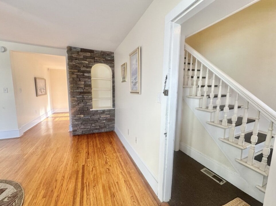 986 Ash St in Danville, PA - Foto de edificio