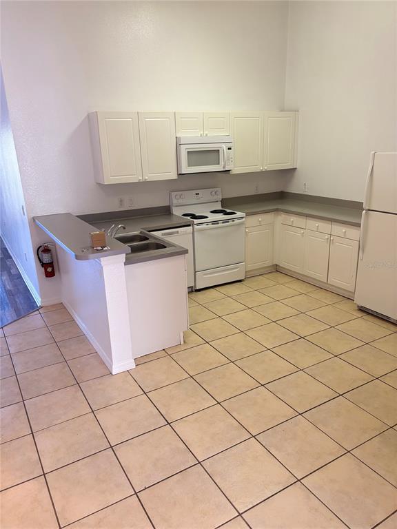 2784 Club Cortile Cir in Kissimmee, FL - Building Photo - Building Photo