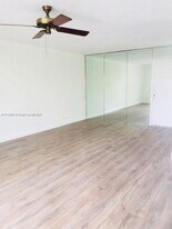 8335 SW 72nd Ave in Miami, FL - Building Photo