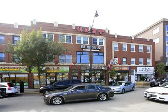 219-249 W Cermak Rd in Chicago, IL - Building Photo - Building Photo