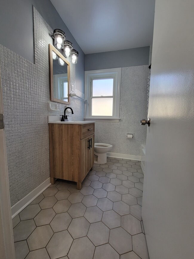 7244 N Kilpatrick Ave in Lincolnwood, IL - Building Photo - Building Photo
