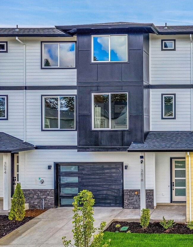 property at 3618 SW Sandlewood Ln