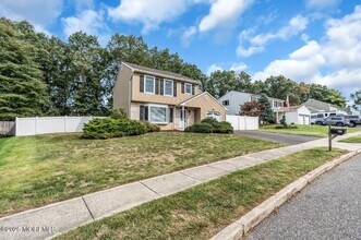 45 Pinyon St in Howell, NJ - Building Photo - Building Photo