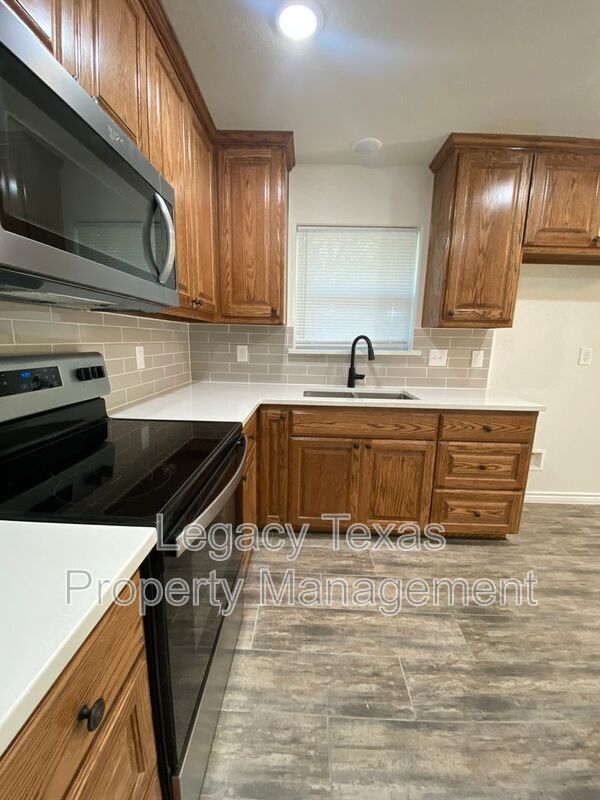 property at 702 S Wilhite St