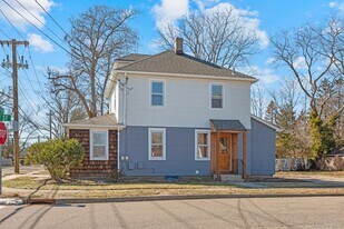 500 5th Ave in East Northport, NY - Building Photo