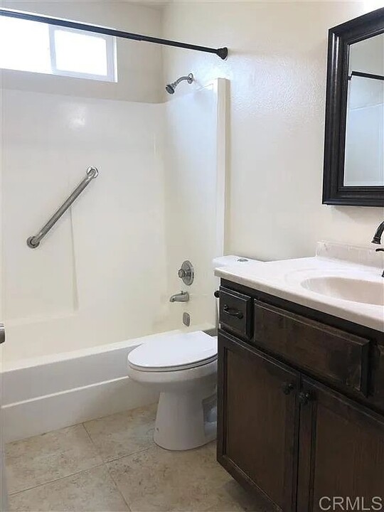 1775 S Maple St, Unit #B in Escondido, CA - Building Photo