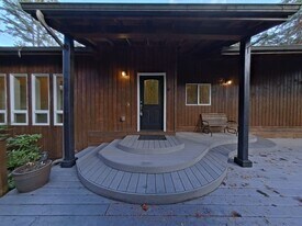 24235 Columbine Dr in Philomath, OR - Building Photo