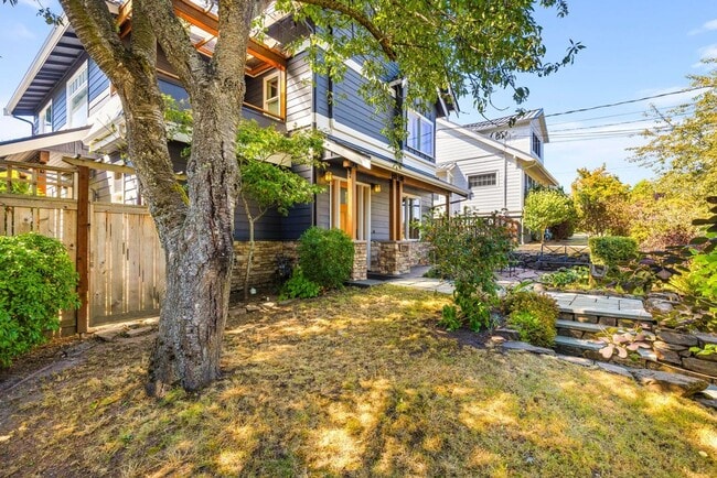 7743 17th Ave NE in Seattle, WA - Building Photo - Building Photo