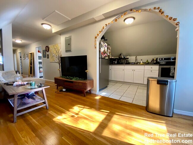 property at 3142 Washington St