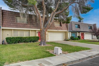 3518 Blackstone St in Las Vegas, NV - Building Photo - Building Photo