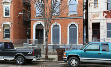1416 Elm St in Cincinnati, OH - Foto de edificio - Building Photo