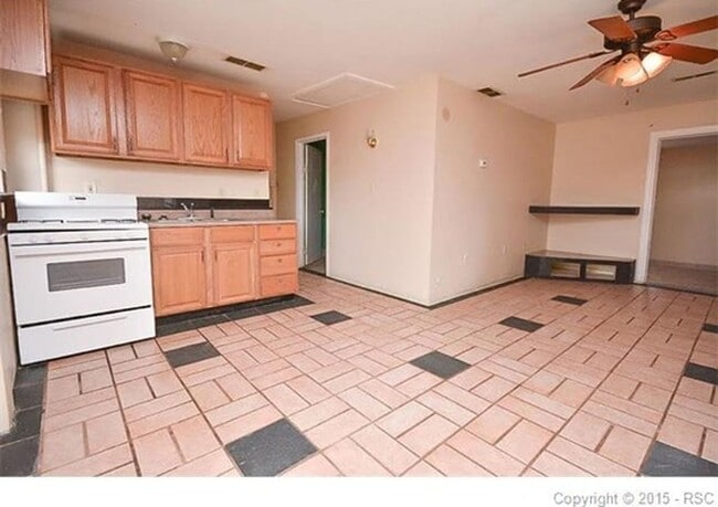 506 Bonfoy Ave in Colorado Springs, CO - Building Photo - Building Photo