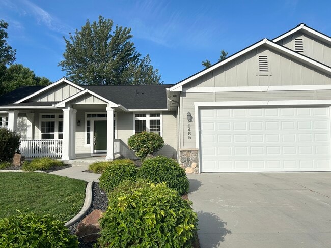 property at 10485 N Bridle Way