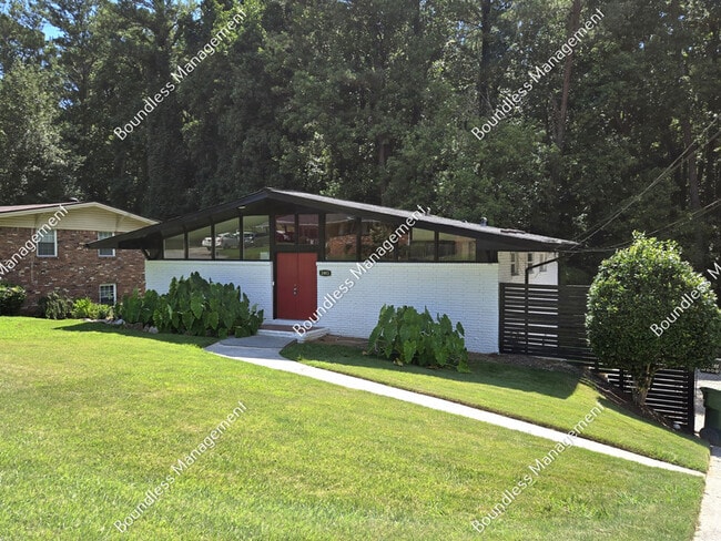 property at 2493 Sunridge Ave SE