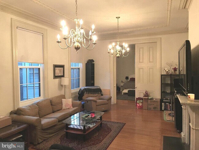 240 S 3rd St-Unit -2 in Philadelphia, PA - Building Photo - Building Photo