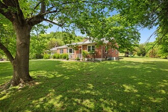 1155 Ridge Hill Rd in Goodlettsville, TN - Building Photo - Building Photo