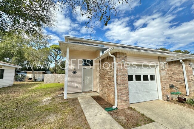 211 Third St SE in Fort Walton Beach, FL - Building Photo - Building Photo