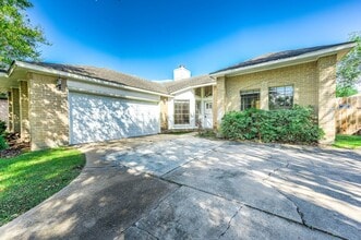 2015 Echo Ridge in Sugar Land, TX - Building Photo - Building Photo