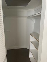 801 Brickell Bay Dr, Unit 767 in Miami, FL - Building Photo - Building Photo