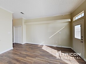 1362 Meadow Creek Dr in Lancaster, TX - Building Photo - Building Photo