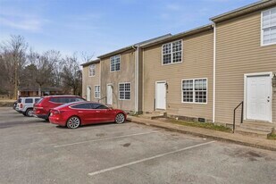 1225 N Lee Dr in Bowling Green, KY - Building Photo