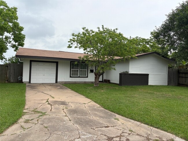 property at 26 Lyncrest Dr