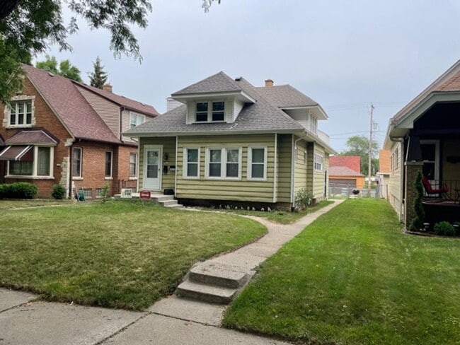 property at 4962 W Medford Ave