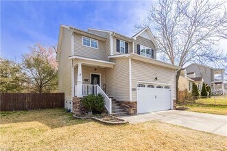 3424 E Bonner Dr in Norfolk, VA - Foto de edificio - Building Photo