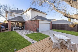 18212 Muir Cir in Dallas, TX - Building Photo - Building Photo