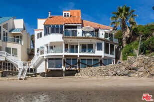 24408 Malibu Rd in Malibu, CA - Building Photo