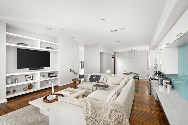 property at 2202 Whitney St