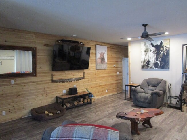 10609 Lazy Back Ln in Prineville, OR - Building Photo - Building Photo